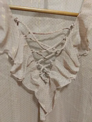 Body blusa Stradivarius rosa hilos dorados