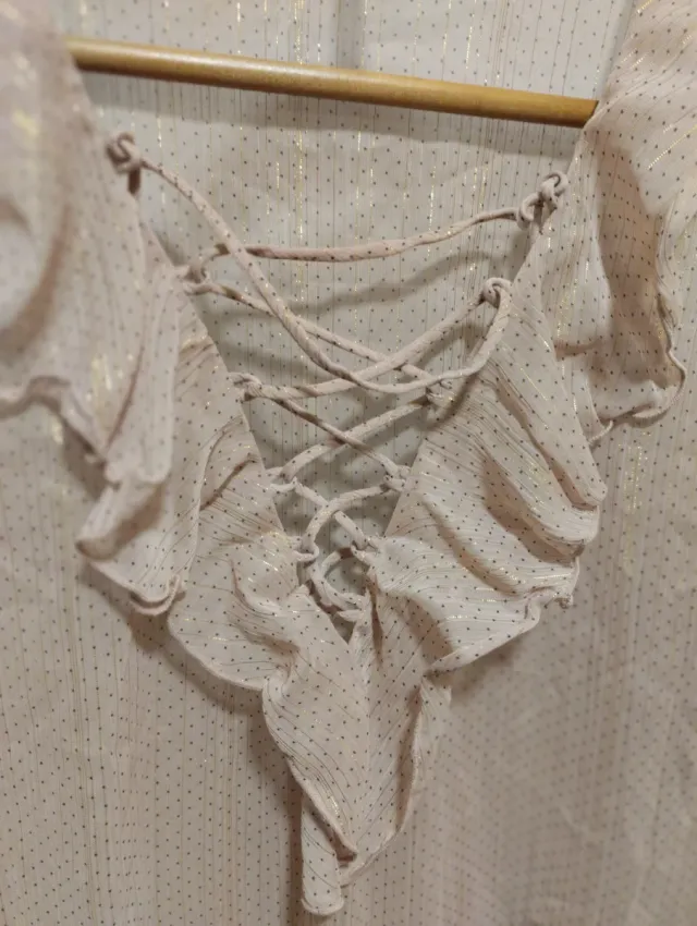 Body blusa Stradivarius rosa hilos dorados