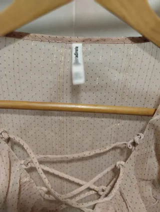 Body blusa Stradivarius rosa hilos dorados