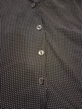 Camisa ANA SEBASTIAN negra topos blancos