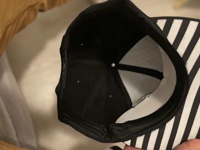 Gorra Hip Hop Negra con Logo