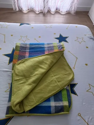 Manta ligera (una o dos) válido cama 80 ó 90 cm