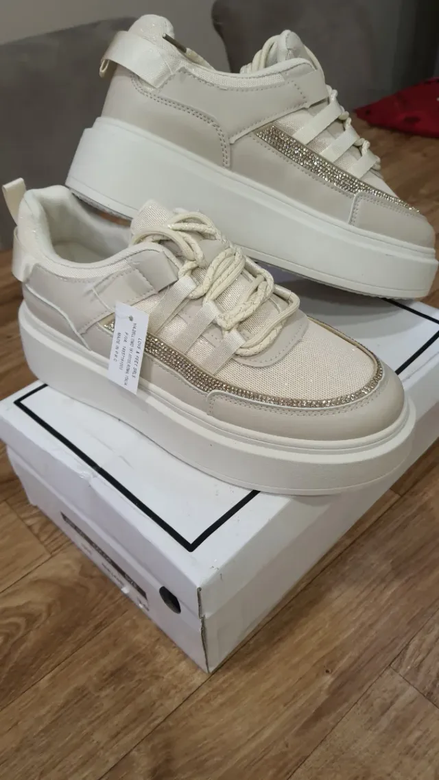 Sneakers platform beige con dettagli oro n.39