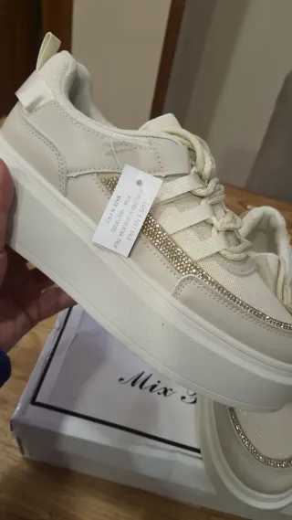 Sneakers platform beige con dettagli oro n.39