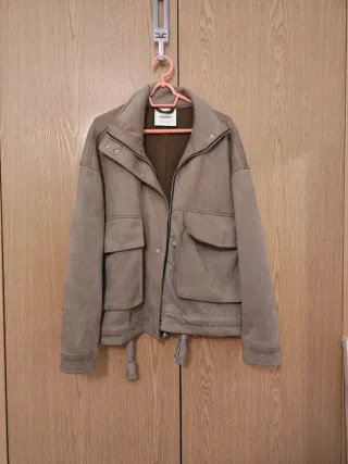 Cazadora Pull&Bear beige mujer Talla S