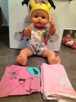Muñeco "Nenuco juguetón"con accesorios