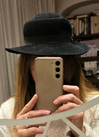 Cappello in feltro nero