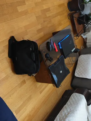 Asus ROG Strix G15 Advantage Edition y accesorios