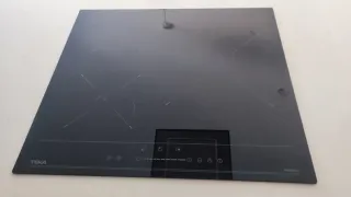 Isla de cocina moderna con vitroceramica