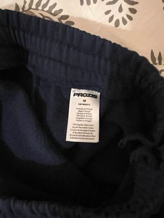 Conjunto de chándal Prozis azul.