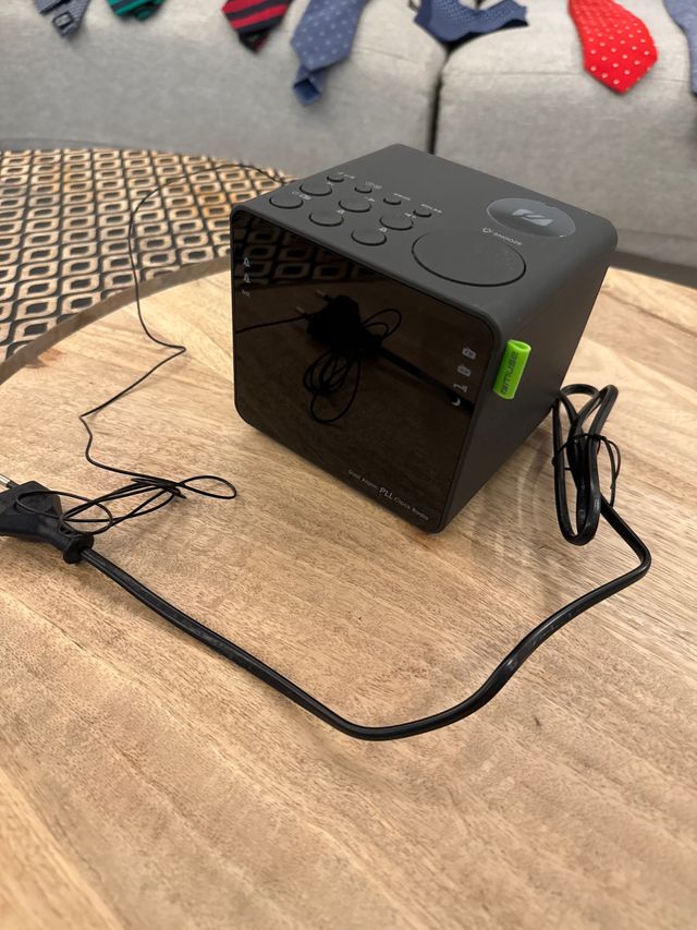 Radio Reloj Despertador Muse Negro