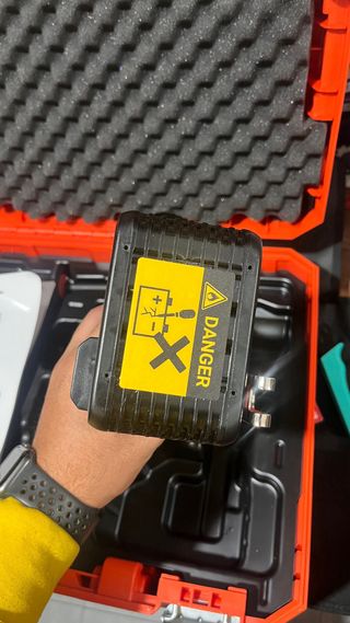 Atornillador Spit 18V con batería y cargador