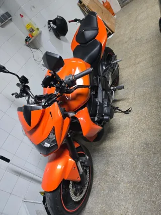 Kawasaki Z750R Naranja