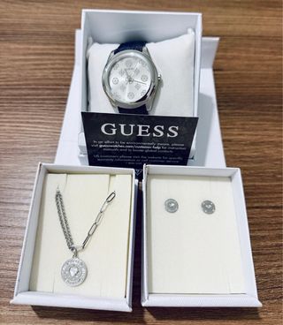Conjunto Guess: Reloj, Collar y Pendientes