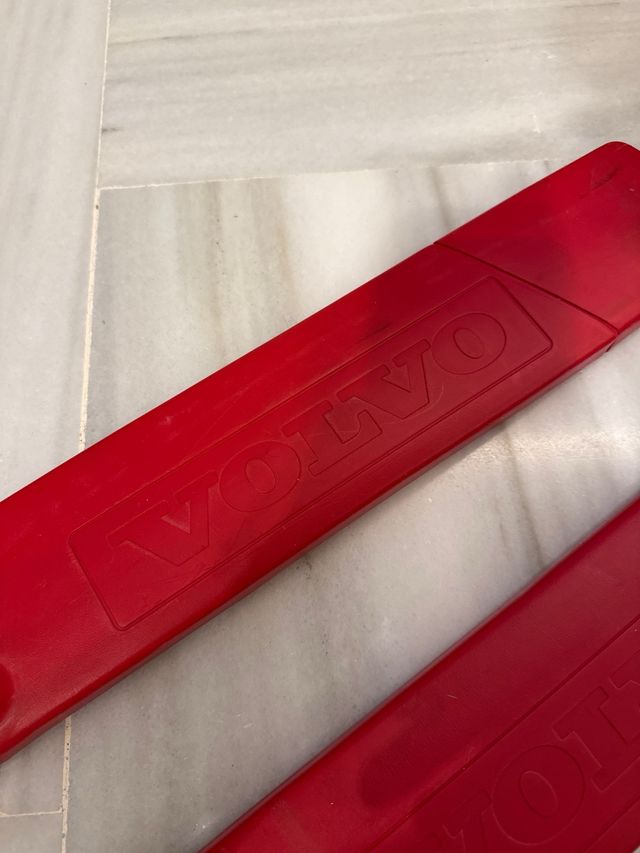 Triángulos de Seguridad Volvo Originales