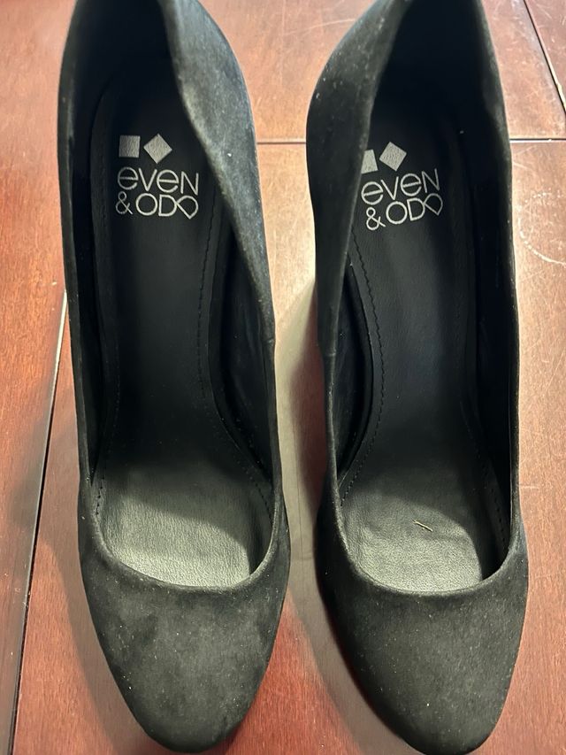 Tacones negros de tacón grueso