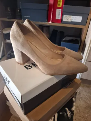 Zapatos de tacón beige talla 37