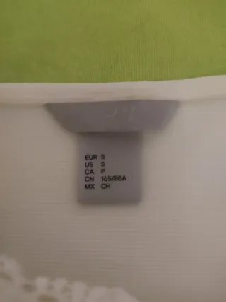 Blusa blanca con encaje