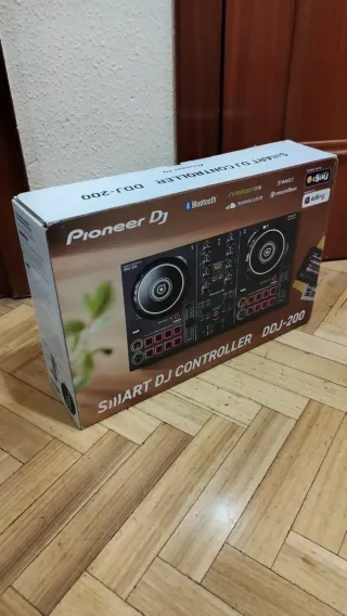 Controladora DJ Pioneer DDJ-200