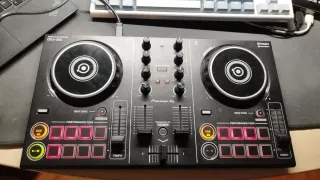 Controladora DJ Pioneer DDJ-200