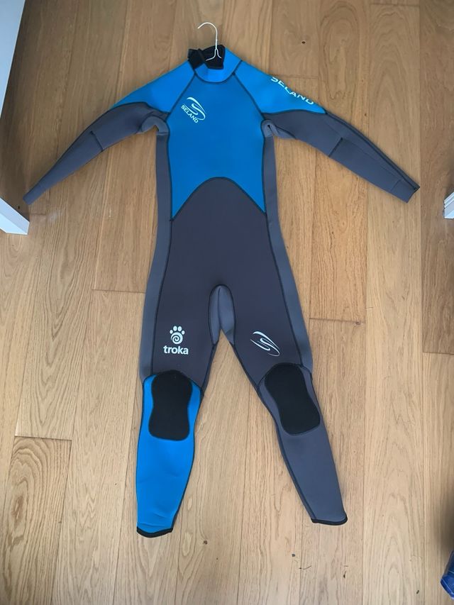 Traje de surf Seland azul y negro