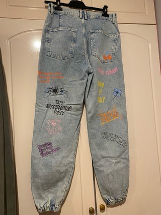 Pantalón vaquero ancho con goma