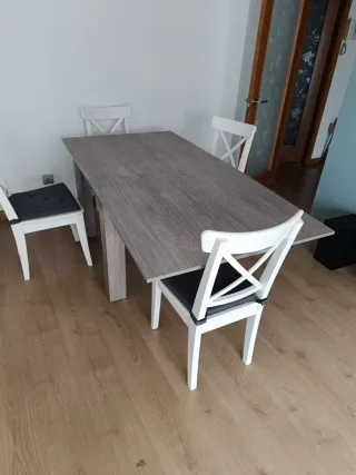 Conjunto mesa extensible y 4 sillas comedor
