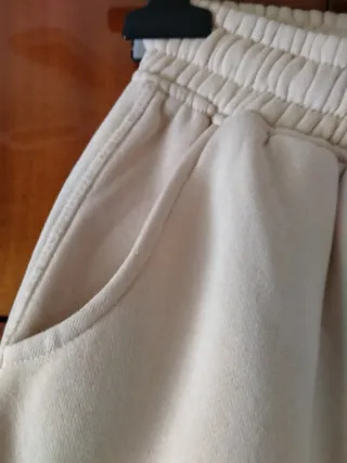 Pantalones deportivos beige mujer