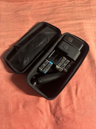 GoPro Hero 10 + 4 batterie + treppiede e schede SD