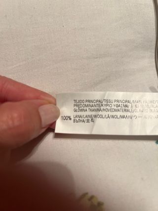 Falda lana negra con puntilla