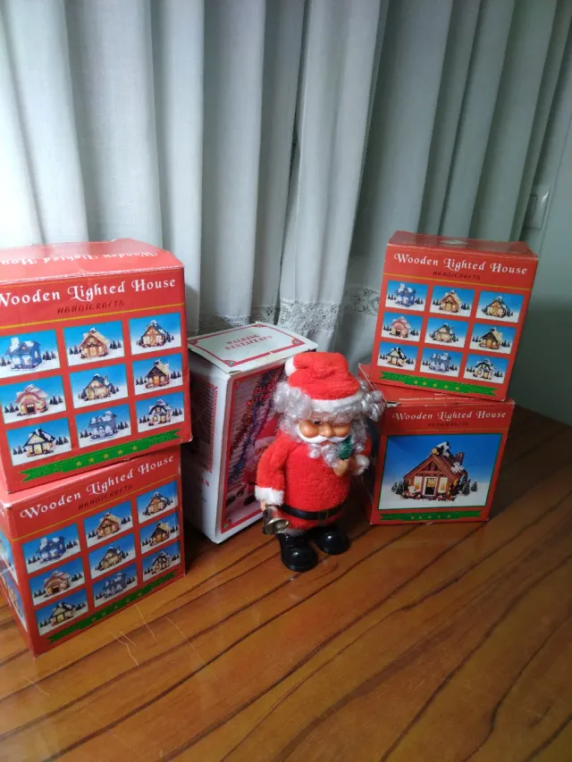 Set 4 case natalizie + Babbo Natale