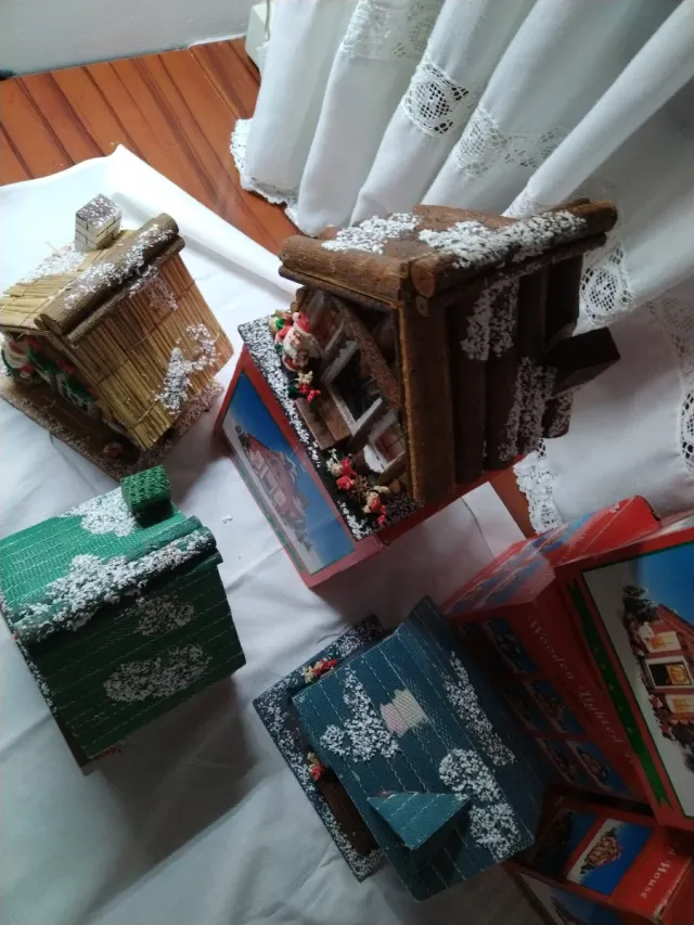 Set 4 case natalizie + Babbo Natale