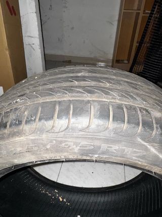 Neumático 225/45 R17
