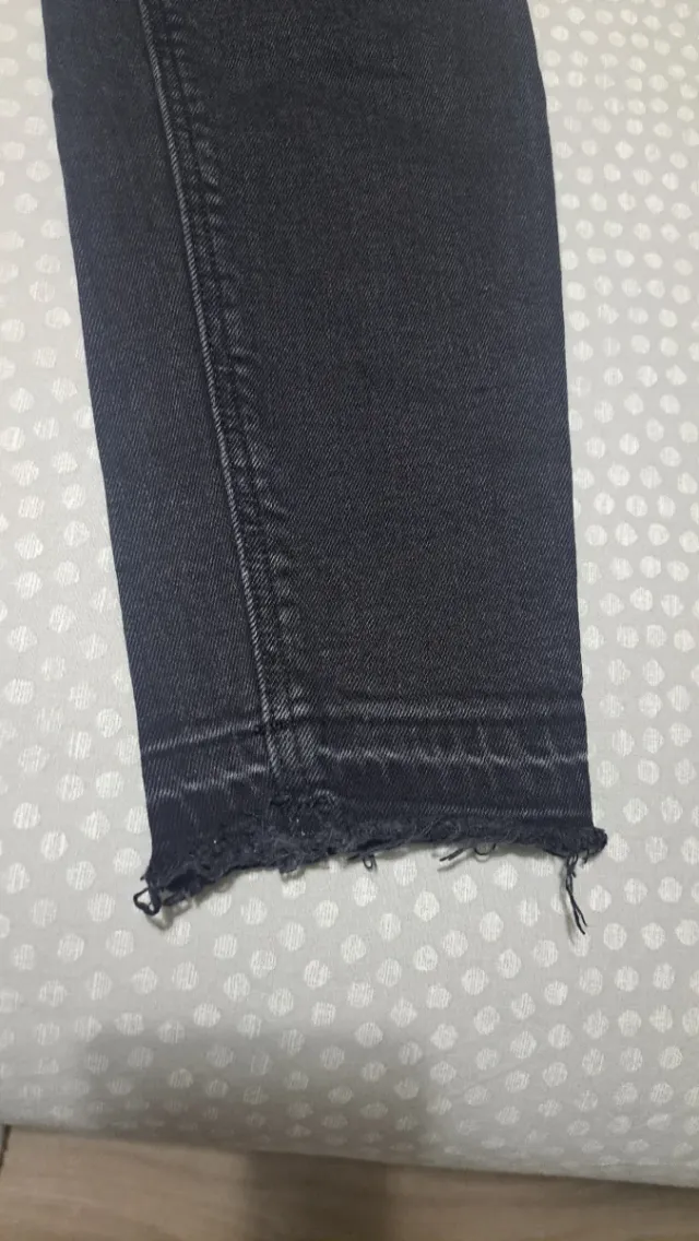 Pantalón vaquero negro Zara Talla 38