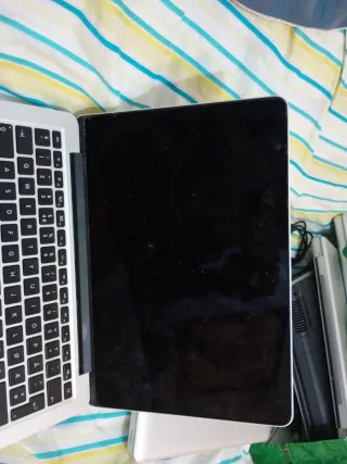 Ordenador Apple Plata para piezas no encende