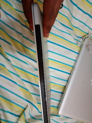 Ordenador Apple Plata para piezas no encende