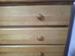 Cajonera de pino color miel