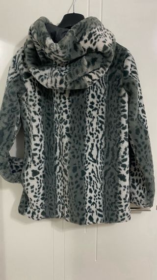 Chaquetón pelo capucha gris y blanco T. S