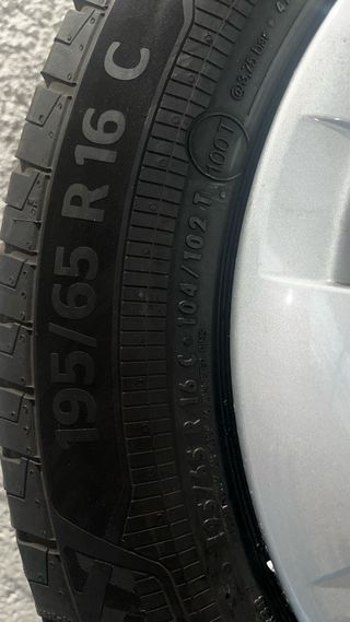 Llantas Mercedes Benz Vito casi nuevas