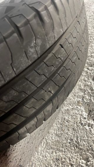 Llantas Mercedes Benz Vito casi nuevas