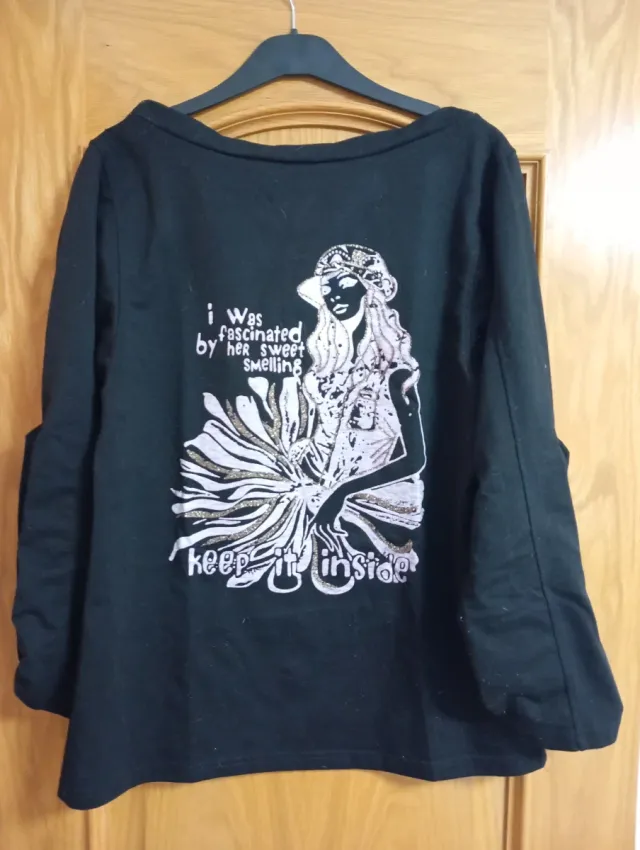 Jersey negro con estampado