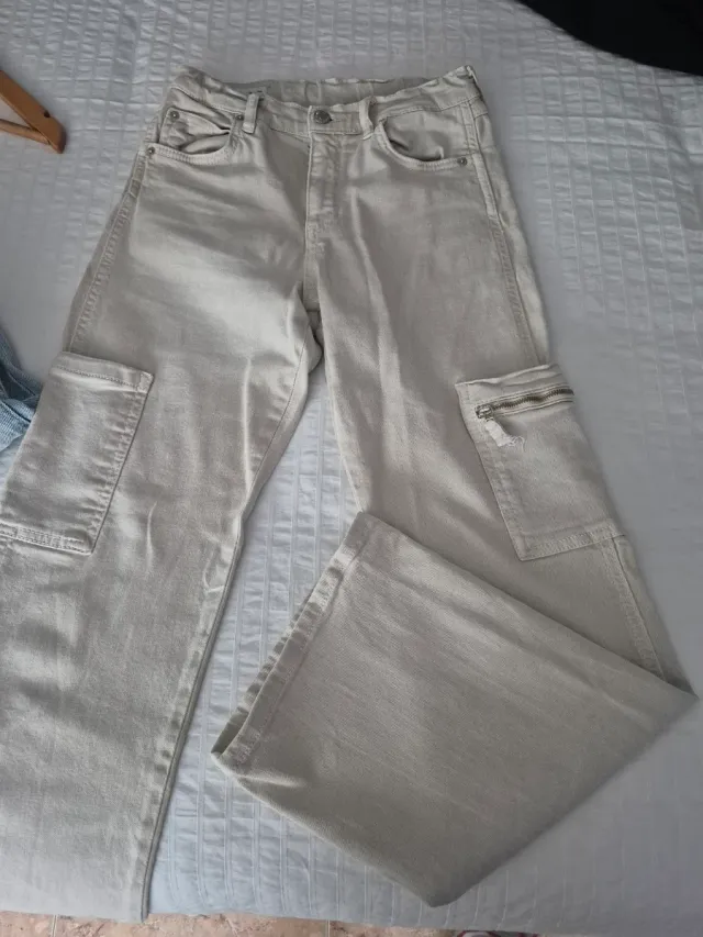 Pantalones cargo Zara beige talla 13-14