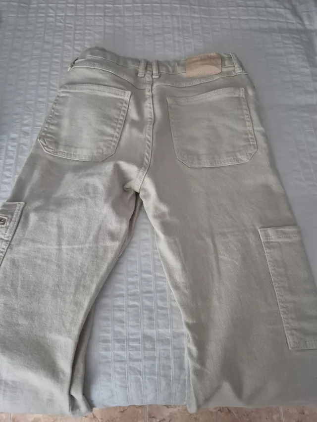 Pantalones cargo Zara beige talla 13-14
