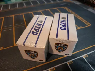 2 Ford E-Series Van NYPD 1:64 596