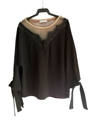 Blusa de encaje negra talla M