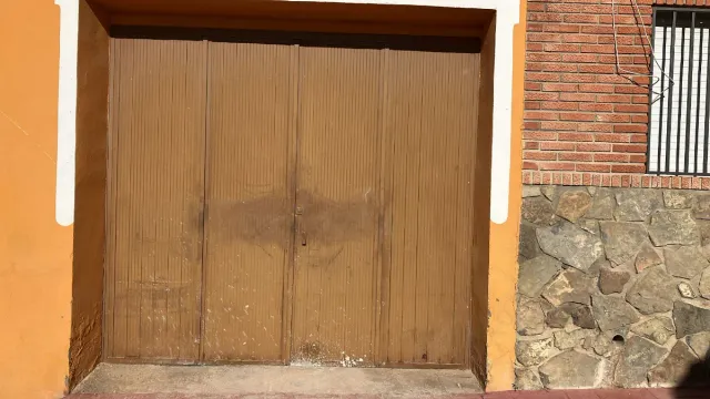 Puerta de garaje de hierro