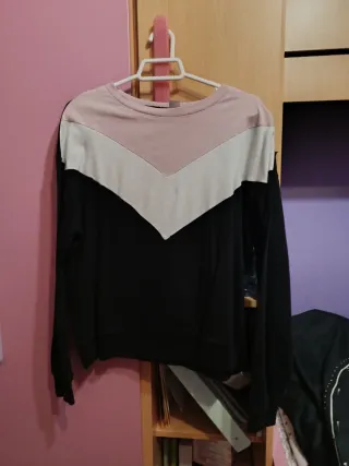 Sudadera picos negro y rosa