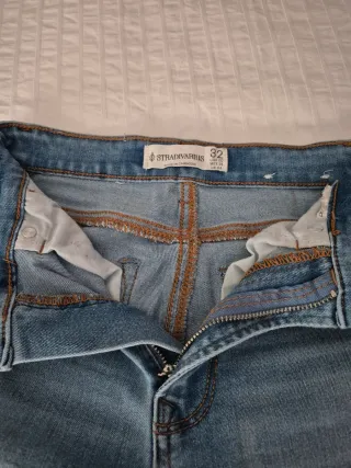 Pantalones flare Stradivarius talla 32