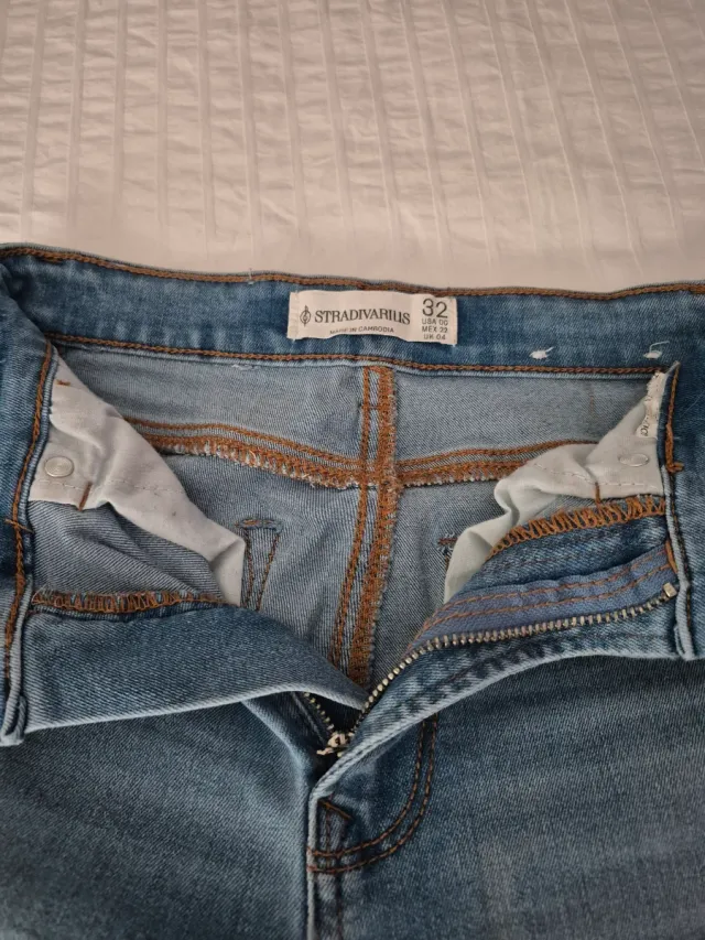 Pantalones flare Stradivarius talla 32