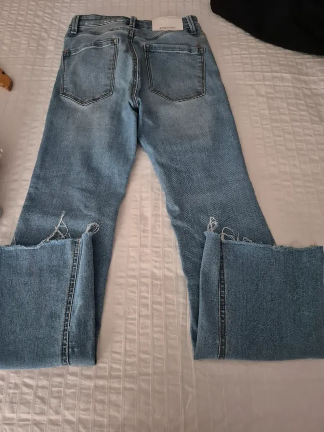 Pantalones flare Stradivarius talla 32